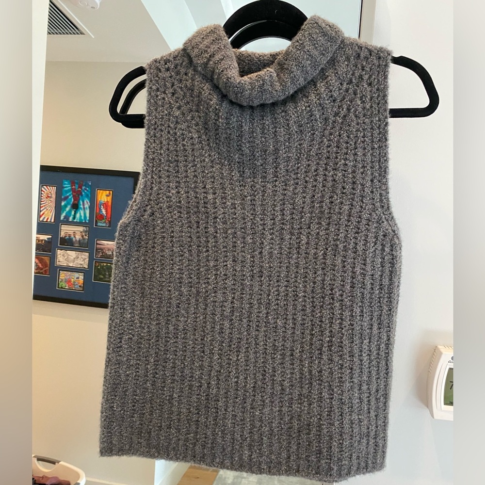 VINCE GREY SLEEVELESS TURTLENECK SWEATER